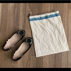 Tory Burch shiny patent leather shoes size 7.